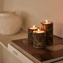 Mooisa Marmer Waxinelichthouder in taupe op tafel of dressoir