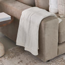 Rivièra Maison Hannah Jacquard Plaid in crème als zachte woontextiel