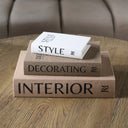 Rivièra Maison Interior Decoratief Boekenset in crème detail van omslag en afwerking