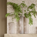 Rivièra Maison Misted Vaas in crème op tafel of dressoir
