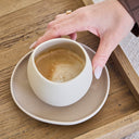 Rivièra Maison Kop en Schotel CLEMENT in koffie in een stijlvol interieur