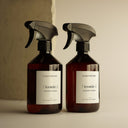 The Olphactory Home Spray BLOSSOM TONKA 500 ml in bruin detail van afwerking