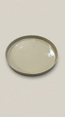 Colmore Dienblad ROWAN in crème op tafel