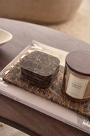 Mooisa Onderzetters MARMEREN Organisch - Set van 4 stuks in bruin in een stijlvol interieur