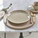 Rivièra Maison Portofino Dinerbord in flax detail van afwerking